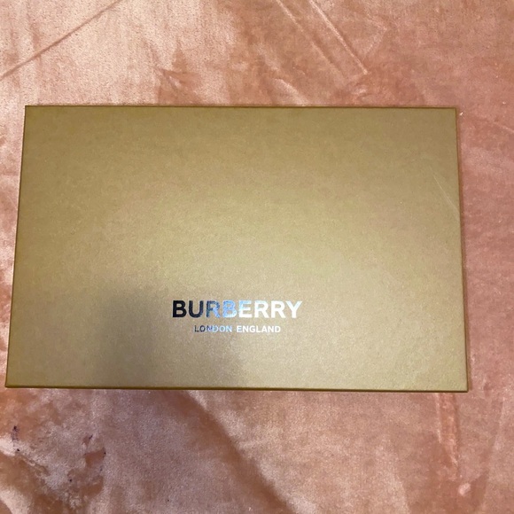 Burberry sneakers - Picture 7 of 7